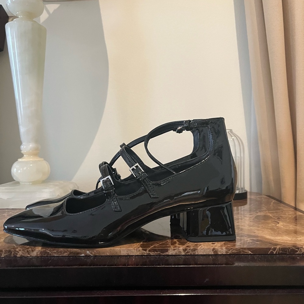 Zara black patent shoes size 7 38